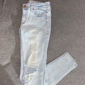 Ripped American Eagle skinny jeans